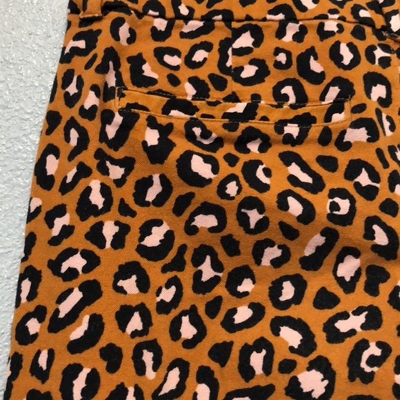 Old Navy Mid-Rise Printed Pixie Ankle Pants for Women's 2 leopard abstract EUC - Picture 8 of 14